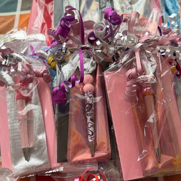 💐🩷💐 BLINGED OUT CUSTOM PEN AND NOTEPAD BUNDLE 💐🩷💐 - Picture 10 of 16